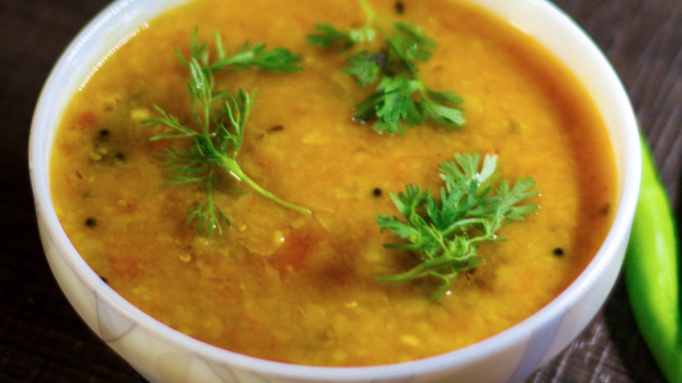Un piatto di zuppa di lenticchie